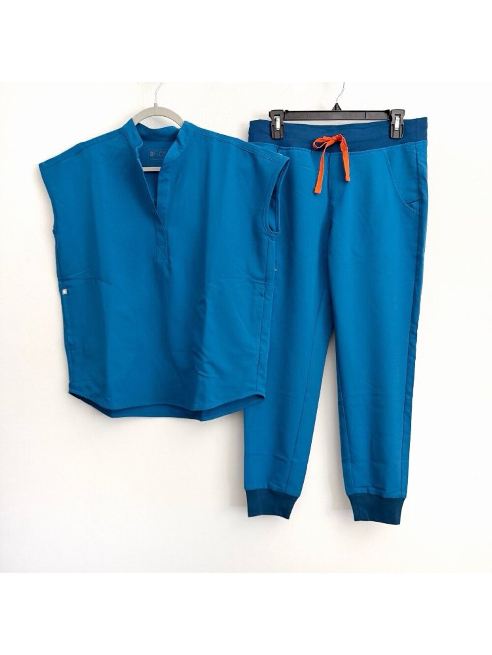 Figs Alps Blue Women’s Scrub Set Rafaela Top XS and Zamora Jogger Pants S Petite
